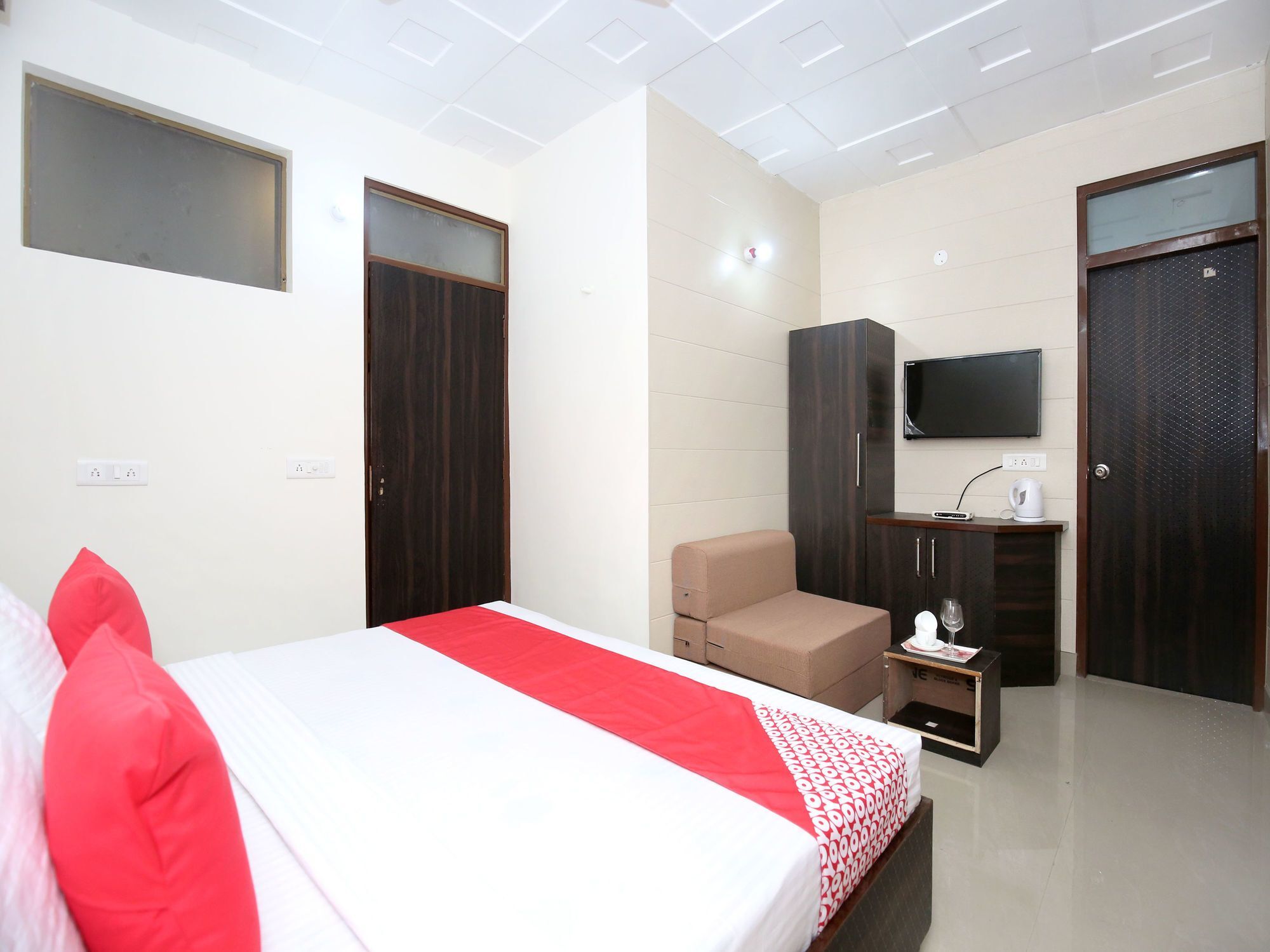 Oyo 13368 Gold Star Hotel Mohali
